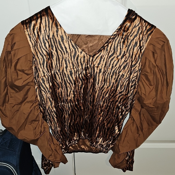 Brown Animal Print Women's Top - Picture 1 of 3